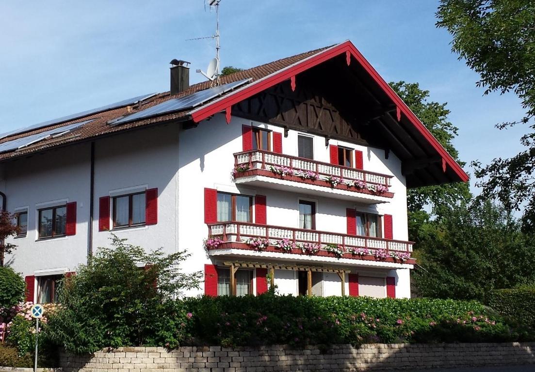 Ferienwohnungen Maderhof リムシュティング エクステリア 写真